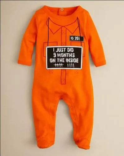 Traduction : ' Je viens de passer 9 mois enfermé' là pas d'indice, c'est trop facile.