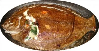 Avec des pommes vapeur ou du riz blanc.