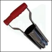 Il plante et déplante, oui, mais quoi ?