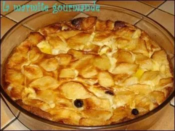 La flognarde du Limousin est la cousine du clafoutis dans lequel on remplace les fruits traditionnels par d'autres, quels sont-ils ?
