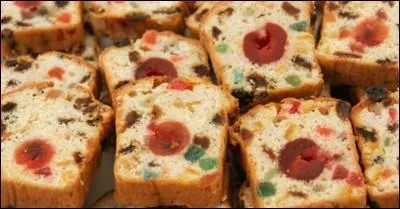 Voici un cake, à quel fruit correspondent les taches vertes que nous voyons ?