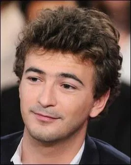 Qui a chanté : 
''Moi mon avenir est sur le zinc 
D'un bistrot des plus cradingues
Mais bordel où c'est qu'j'ai mis mon flingue'' ?