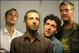 Monsieur Roux a chanté ''Ma mère la pute'' . S'il avait employé le langage soutenu, il aurait remplacé le mot ''pute'' par ''péripatéticienne'' . Que signifie ce mot étymologiquement ?