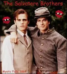 Avec qui est-elle sortie en premier ?