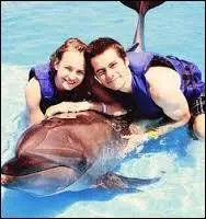 Comment s'appelle la petite amie de Dylan O'Brien ?