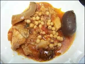 Une spécialité est à suivre -----, à l'andalouse.