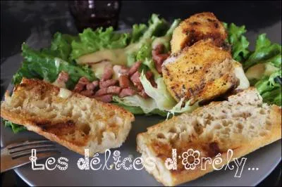 Quel ingrédient entre dans la composition de la salade savoyarde ?