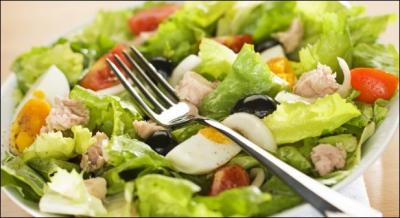 Quel ingrédient entre dans la composition de la salade lorraine ?