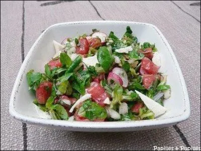 Quel ingrédient entre dans la composition de la salade libanaise ?