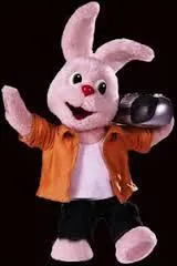 Quelle marque de piles électriques a pour mascotte un lapin rose ?