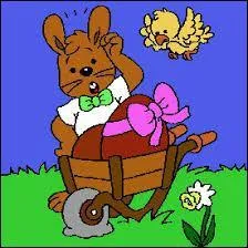 Selon la tradition, que fait le lapin de Pâques la veille ?