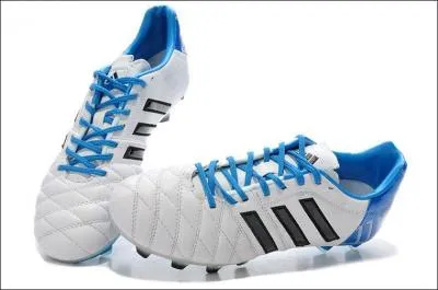 Quelles sont ses chaussures ?