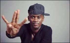 Quel mois est-il né ?