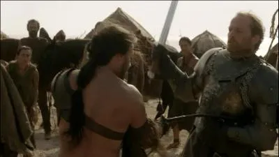 Qui remporta le duel opposant Jorah Mormont à Qotho ?