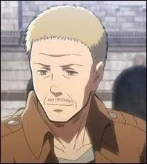 Comment s'appelle le soldat qui sauve Eren et Mikasa des Titans lors de la première attaque ?
