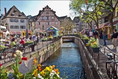 Quelle est cette ville du Haut-Rhin qui fête le printemps du 3 au 9 avril, avec ses marchés de Pâques et son festival "Musique et culture" ?