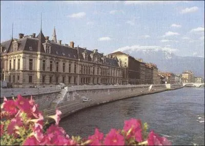 C'est la ville natale de Stendhal qui organise chaque année, en avril un évènement littéraire intitulé "Le printemps du livre :