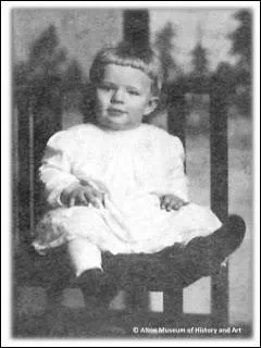 Quelle est la date de sa naissance aux États-Unis ?