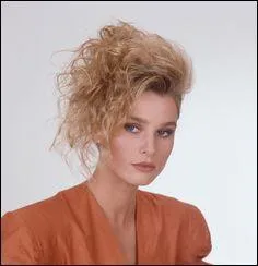 Dans quelle série joue cette actrice ?