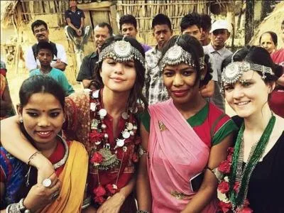 Lors de quel voyage a-t-elle dit : "Ce voyage m'a libérée spirituellement [...] ça m'a libérée de la bulle dans laquelle nous vivons tous [...] C'était sain pour moi ainsi que pour mes fans [...] c'est apprendre, s'intéresser à des choses qui comptent." ?