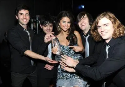 Comment s'appelle son groupe ?