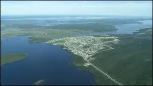 La ville la plus étendue du monde en superficie s'appelle "Eeyou Istchee Baie-James". Dans quel pays se trouve-t-elle ?