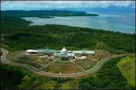 Dans quel pays trouve-t-on la plus petite capitale du monde en nombre d'habitants ?