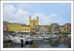 Ville de 37 880 habitants.
 Quelle ville parmi les 3 proposées se trouve en Haute-Corse (2B) ?