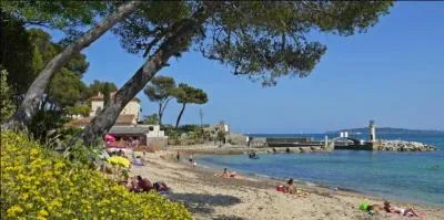 Complétez ces paroles de Laurent Voulzy : "C'est le soleil à Paris, on part à ......"