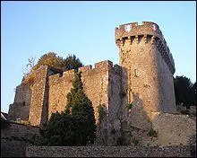 Quelle ville Sardou met-il en valeur dans sa chanson "Monsieur le Président de France" et dans laquelle il chante "Je vous écris du Michigan pour vous dire qu'à côté (de cette ville) mon père est mort il y a vingt ans" ?