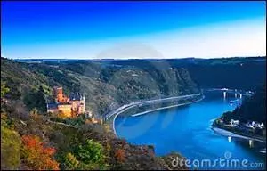 Comment s'appelle cette ville située au Pakistan ?