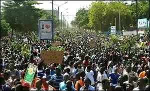 Comment s'appelle cette ville située au Burkina Faso ?