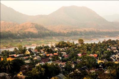 Luang Prabang (50 000 habitants) est l'ancienne capitale du Royaume du Million d'Elephants (Lan Xang). Par quel grand fleuve d'Asie cette ville laotienne est-elle traversée ?