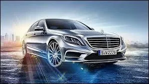 Les Mercedes sont des voitures de luxe .