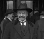 Au niveau politique, quel fut le grand changement qu'opéra le roi Albert Ier en 1921 ?