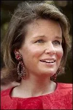 Qui est l'épouse du souverain actuel ?