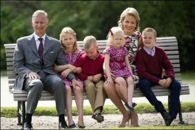 Comment appelle-t-on aujourd'hui la famille royale belge ?