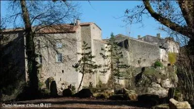 Finissons par la France : dans quel département se situe Castelmoron-d'Albret, commune qui compte 53 habitants (en 2012) ?