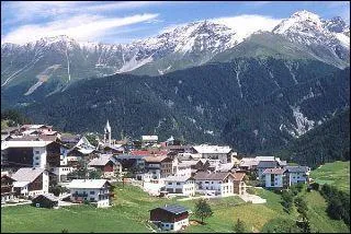 Serfaus en Autriche est connue pour son minuscule réseau de métro mais combien mesure l'unique ligne de métro ?