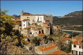 Je vous emm&egrave;ne &agrave; la d&eacute;couverte du village Catalan de Caramany. Nous serons ainsi en r&eacute;gion ...