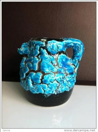 Cette ville des Alpes Maritimes a l'honneur d'être une capitale de la céramique :