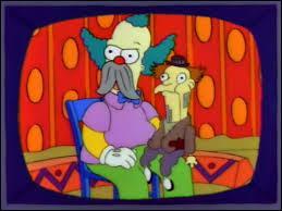 Dans le dernier épisode de la saison 4, "Krusty le Retour", Krusty devant réduire ses dépenses face à l'incroyable succès de Gabbo, se retrouve avec une version d'Europe de l'Est d'Itchy et Scratchy : 
Comment s' appelent ils dans cette version ?
