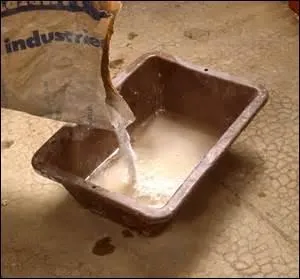 "Battre comme plâtre" signifie :