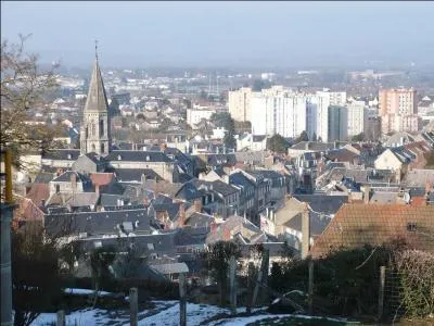 Au recensement de 2012 Guéret comptait un peu plus de 13 000 habitants. Cette petite ville est la préfecture du département de la Creuse situé en région :