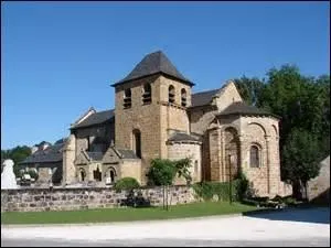 6 533 habitants pour qui la « mort » porte un nom qui lui va si bien, funeste et cruelle. Cette ville est traversée par la Corrèze.