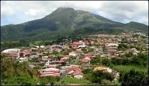 Située dans le département 972 nous allons à la rencontre des 5 000 habitants de la ville du Morne-Rouge.
Sur quelle île sommes-nous ?