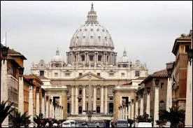Cette cité du Vatican est évidemment l'une des petites villes au monde. Quelle est sa superficie en kilomètres carrés ?
