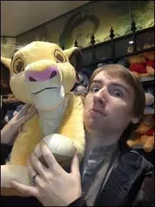 Quel est le prénom de son animal en peluche ?