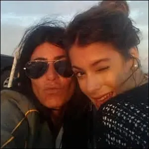 Comment s'appelle sa m&egrave;re ?