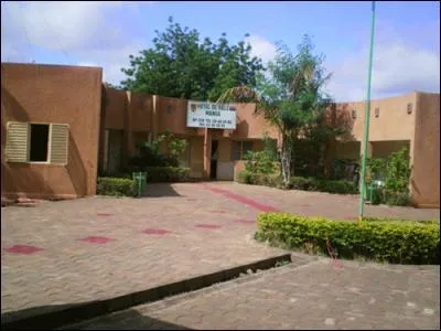 Nous voici maintenant avec une ville non fictive que nous trouvons au Burkina Faso. Elle compte 14 035 habitants.